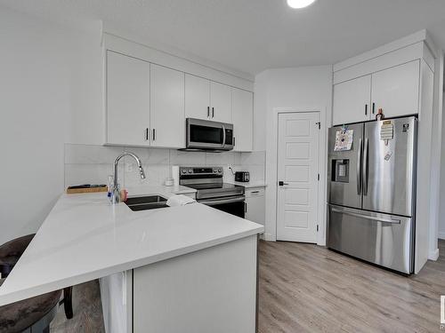 621 Glenridding Ravine Drive, Edmonton, AB - Indoor Photo Showing Kitchen With Stainless Steel Kitchen With Double Sink With Upgraded Kitchen