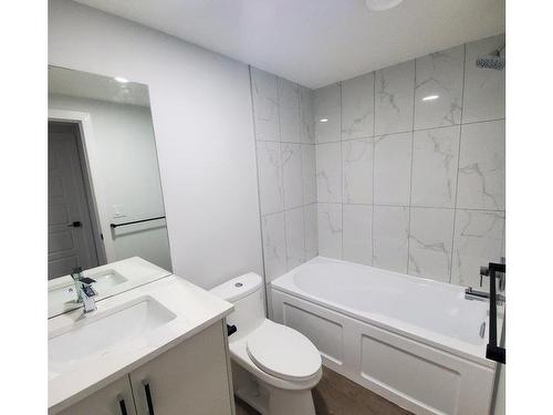 621 Glenridding Ravine Drive, Edmonton, AB - Indoor Photo Showing Bathroom