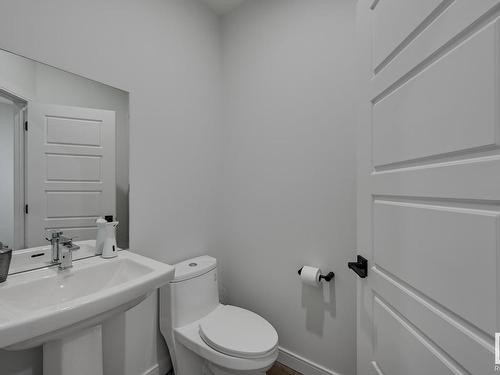 621 Glenridding Ravine Drive, Edmonton, AB - Indoor Photo Showing Bathroom