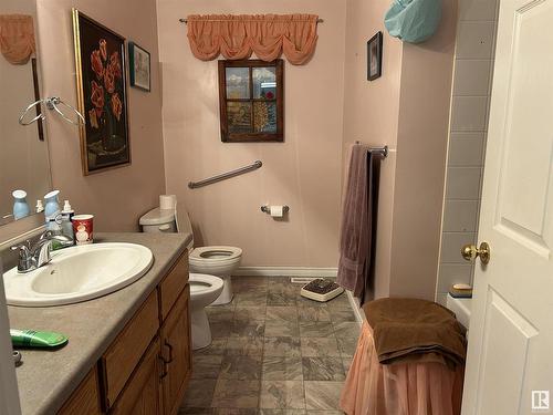 5138 47 Street, Redwater, AB - Indoor Photo Showing Bathroom