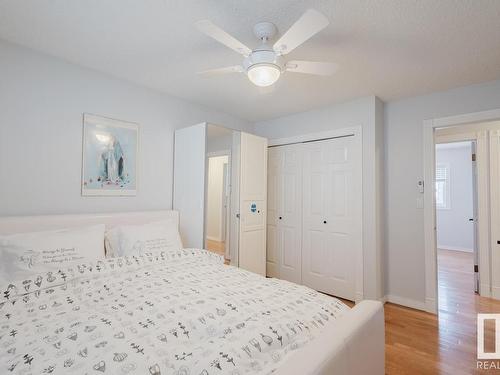 7419 32 Avenue, Edmonton, AB - Indoor Photo Showing Bedroom