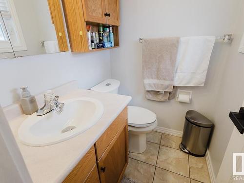 7419 32 Avenue, Edmonton, AB - Indoor Photo Showing Bathroom