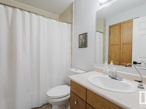 7419 32 Avenue, Edmonton, AB - Indoor Photo Showing Bathroom