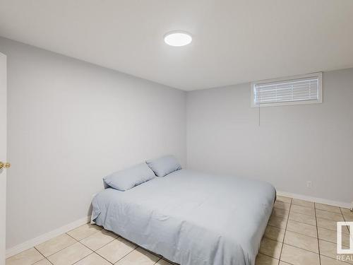 7419 32 Avenue, Edmonton, AB - Indoor Photo Showing Bedroom