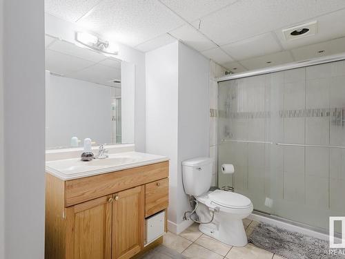 7419 32 Avenue, Edmonton, AB - Indoor Photo Showing Bathroom