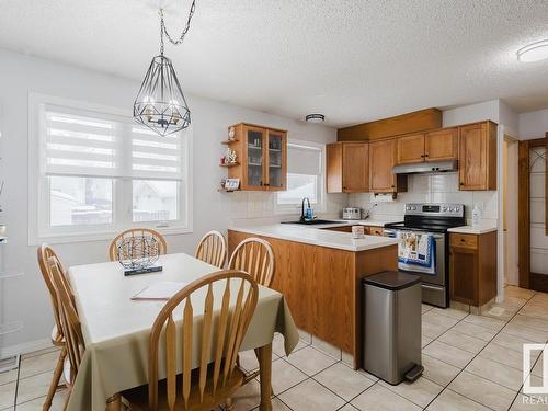 7419 32 Avenue, Edmonton, AB - Indoor