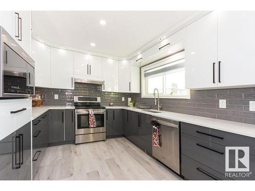 15828 98 Street, Edmonton, AB - Indoor Photo Showing Kitchen With Upgraded Kitchen