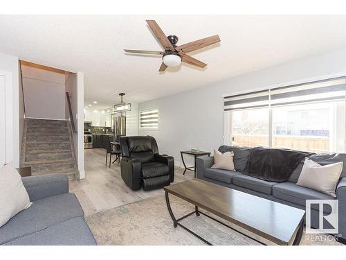 15828 98 Street, Edmonton, AB - Indoor Photo Showing Living Room