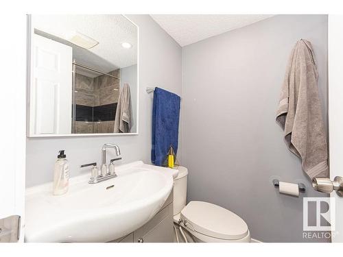 15828 98 Street, Edmonton, AB - Indoor Photo Showing Bathroom