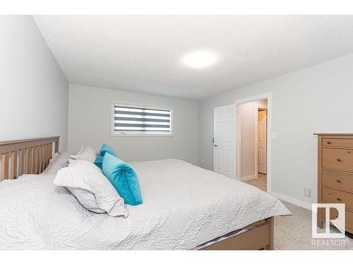 15828 98 Street, Edmonton, AB - Indoor Photo Showing Bedroom