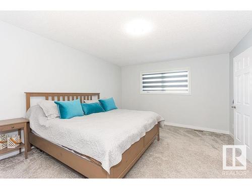 15828 98 Street, Edmonton, AB - Indoor Photo Showing Bedroom