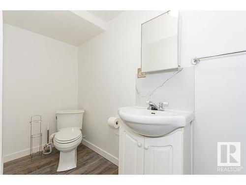 15828 98 Street, Edmonton, AB - Indoor Photo Showing Bathroom