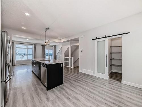 48 1010 Rabbit Hill Road, Edmonton, AB - Indoor Photo Showing Kitchen