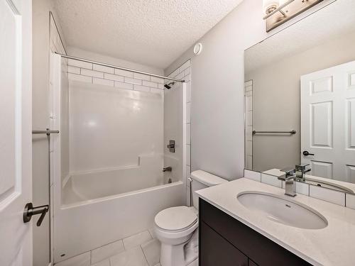 48 1010 Rabbit Hill Road, Edmonton, AB - Indoor Photo Showing Bathroom