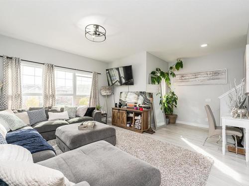 15 Joyal Way, St. Albert, AB - Indoor Photo Showing Living Room