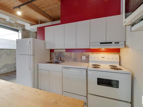 218 10309 107 Street, Edmonton, AB - Indoor Photo Showing Kitchen