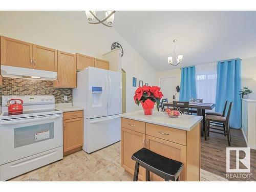 1314 Grant Way, Edmonton, AB - Indoor Photo Showing Kitchen