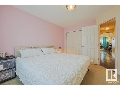 1314 Grant Way, Edmonton, AB - Indoor Photo Showing Bedroom