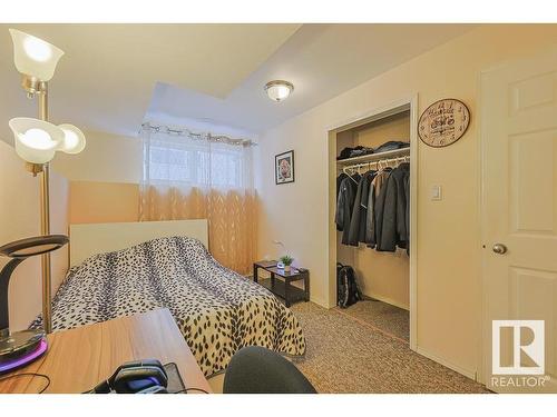 1314 Grant Way, Edmonton, AB - Indoor Photo Showing Bedroom