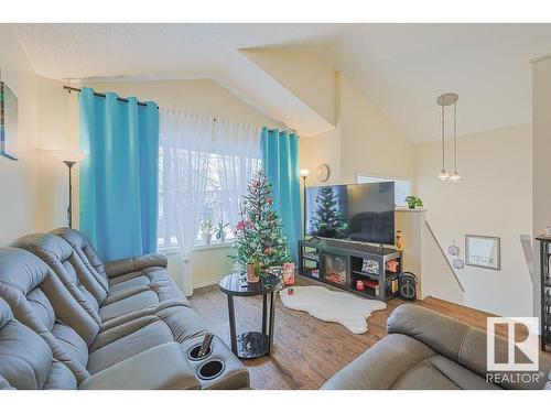 1314 Grant Way, Edmonton, AB - Indoor Photo Showing Living Room