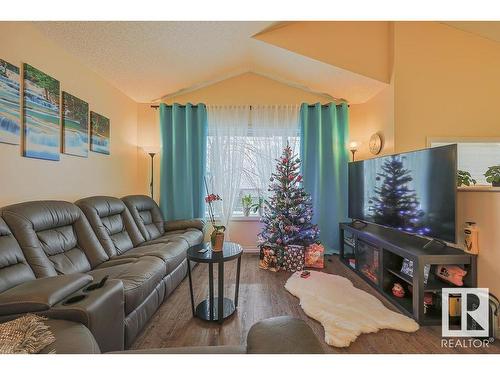 1314 Grant Way, Edmonton, AB - Indoor Photo Showing Living Room