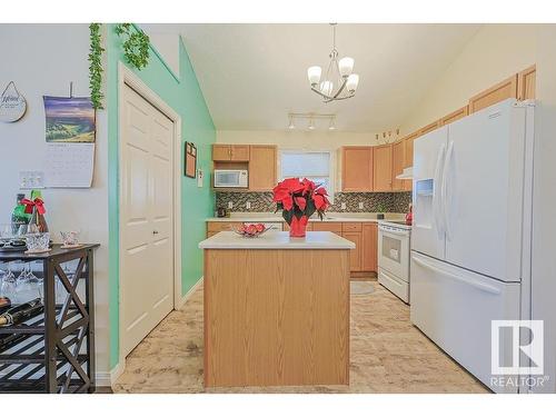 1314 Grant Way, Edmonton, AB - Indoor Photo Showing Kitchen