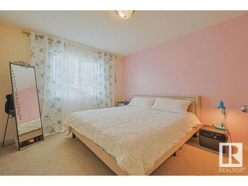 1314 Grant Way, Edmonton, AB - Indoor Photo Showing Bedroom