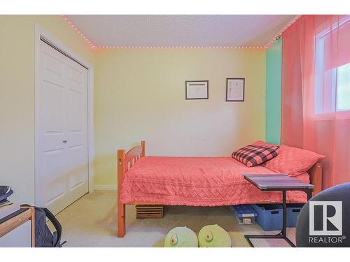 1314 Grant Way, Edmonton, AB - Indoor Photo Showing Bedroom