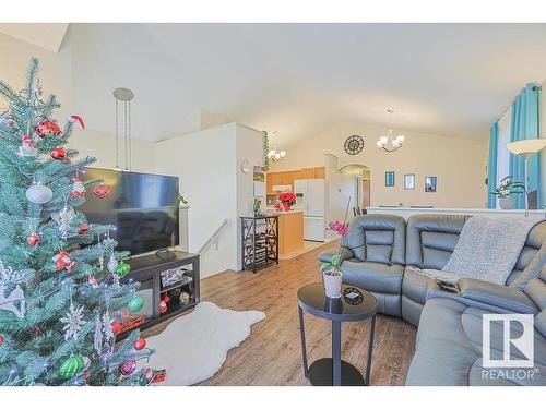 1314 Grant Way, Edmonton, AB - Indoor Photo Showing Living Room