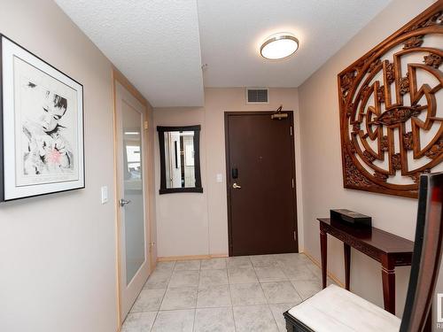 703 12319 Jasper Avenue, Edmonton, AB - Indoor Photo Showing Other Room