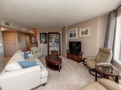 703 12319 Jasper Avenue, Edmonton, AB - Indoor Photo Showing Living Room