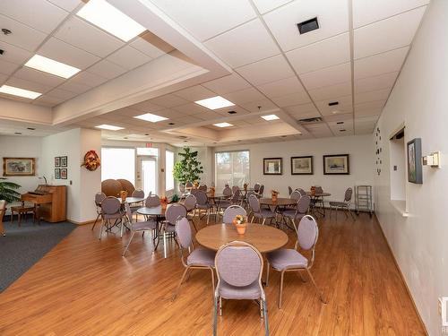 703 12319 Jasper Avenue, Edmonton, AB - Indoor Photo Showing Dining Room