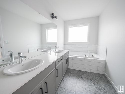 30 Nouveau Drive, St. Albert, AB - Indoor Photo Showing Bathroom