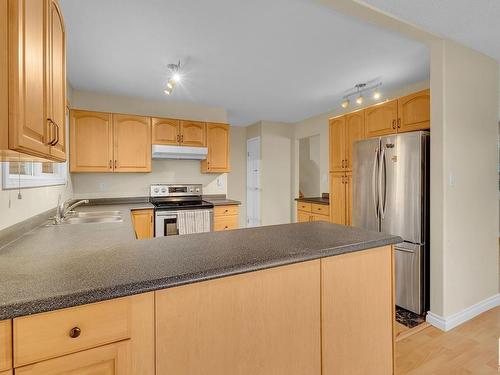 141 Homestead Cr Nw, Edmonton, AB - Indoor Photo Showing Kitchen