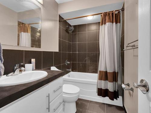 141 Homestead Cr Nw, Edmonton, AB - Indoor Photo Showing Bathroom