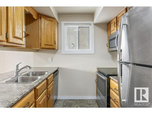 193 Lancaster Terrace, Edmonton, AB - Indoor Photo Showing Kitchen With Double Sink