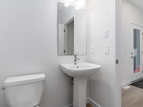 4841 Cawsey Terrace, Edmonton, AB - Indoor Photo Showing Bathroom