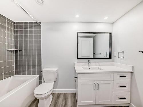 13539 115 Street, Edmonton, AB - Indoor Photo Showing Bathroom