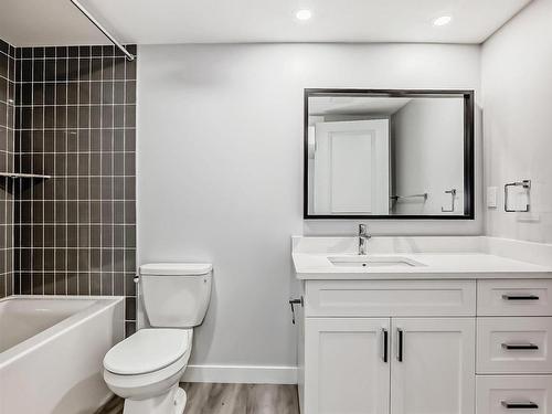 13539 115 Street, Edmonton, AB - Indoor Photo Showing Bathroom