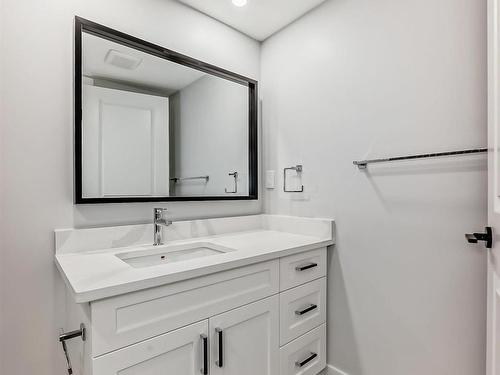 13539 115 Street, Edmonton, AB - Indoor Photo Showing Bathroom