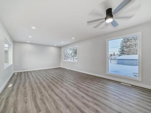 13539 115 Street, Edmonton, AB - Indoor Photo Showing Other Room