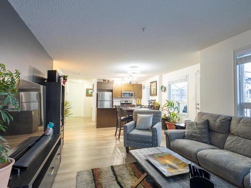 3117 9351 Simpson Drive, Edmonton, AB - Indoor Photo Showing Living Room