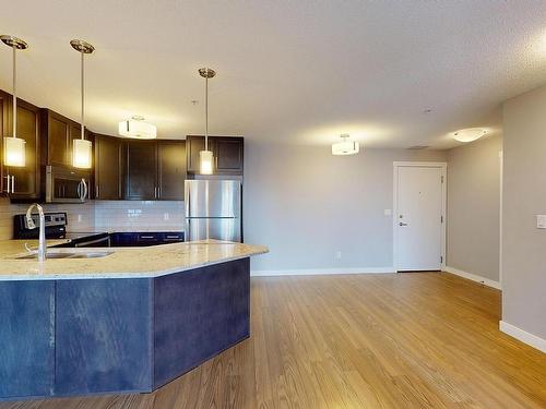 Edmonton, AB - Indoor Photo Showing Kitchen With Stainless Steel Kitchen With Double Sink With Upgraded Kitchen