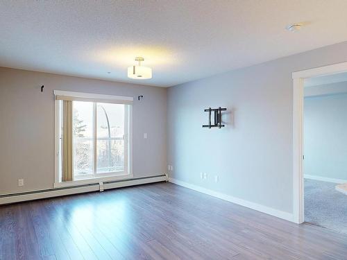 Edmonton, AB - Indoor Photo Showing Other Room