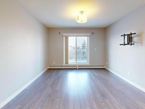 Edmonton, AB - Indoor Photo Showing Other Room