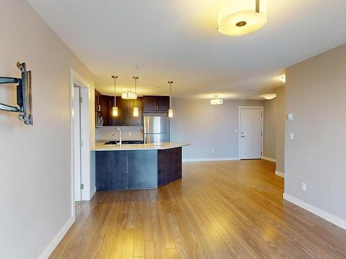 Edmonton, AB - Indoor Photo Showing Kitchen