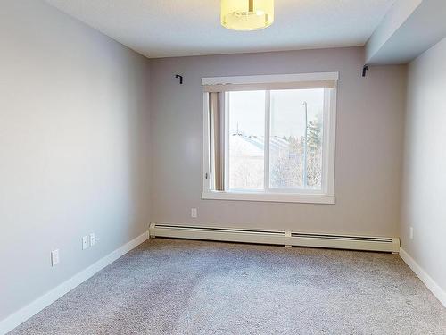 Edmonton, AB - Indoor Photo Showing Other Room