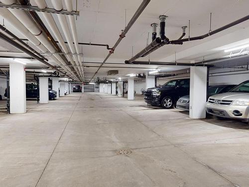 Edmonton, AB - Indoor Photo Showing Garage