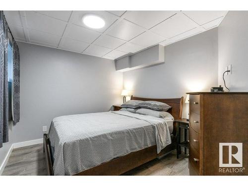 7014 Newson Road, Edmonton, AB - Indoor Photo Showing Bedroom