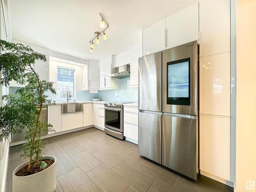 6630 110 Street, Edmonton, AB - Indoor Photo Showing Kitchen With Stainless Steel Kitchen